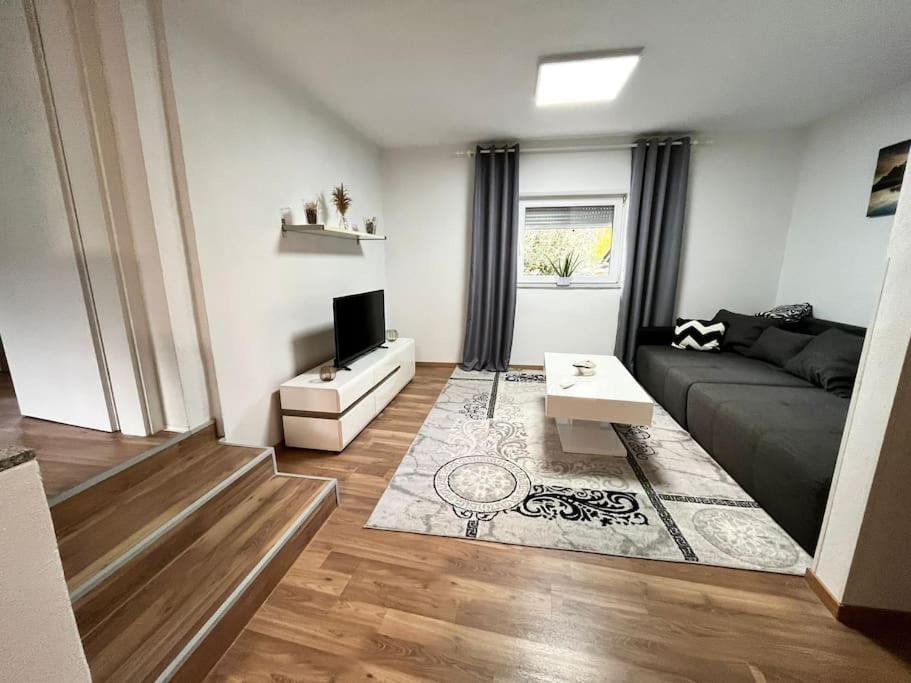 Ab Apartment Moderne Zweizimmerwohnung Villach Bagian luar foto